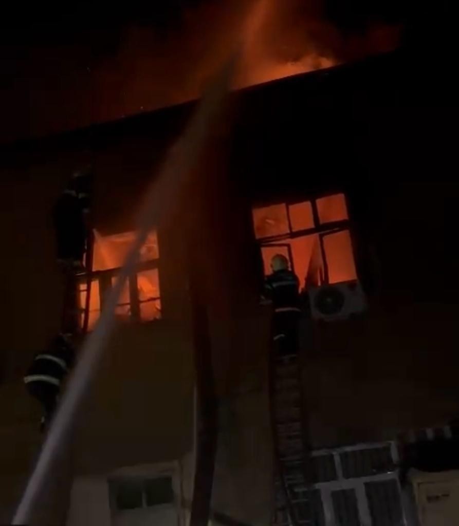 Yataqxanada baş vermiş yanğın söndürüldü - YENİLƏNİB (VİDEO)